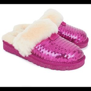 UGG Dazzle fuchsia sequin slippers size 3